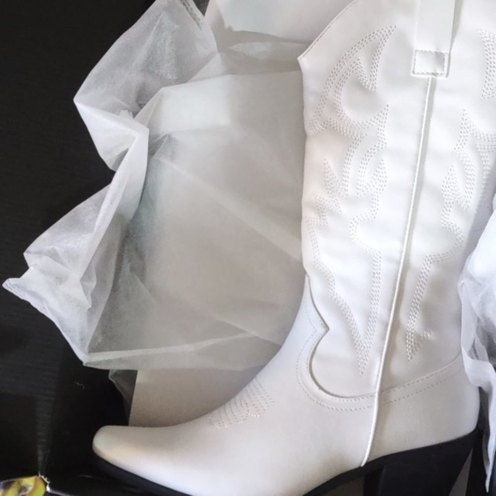 Princess Polly therapy Clayton boots